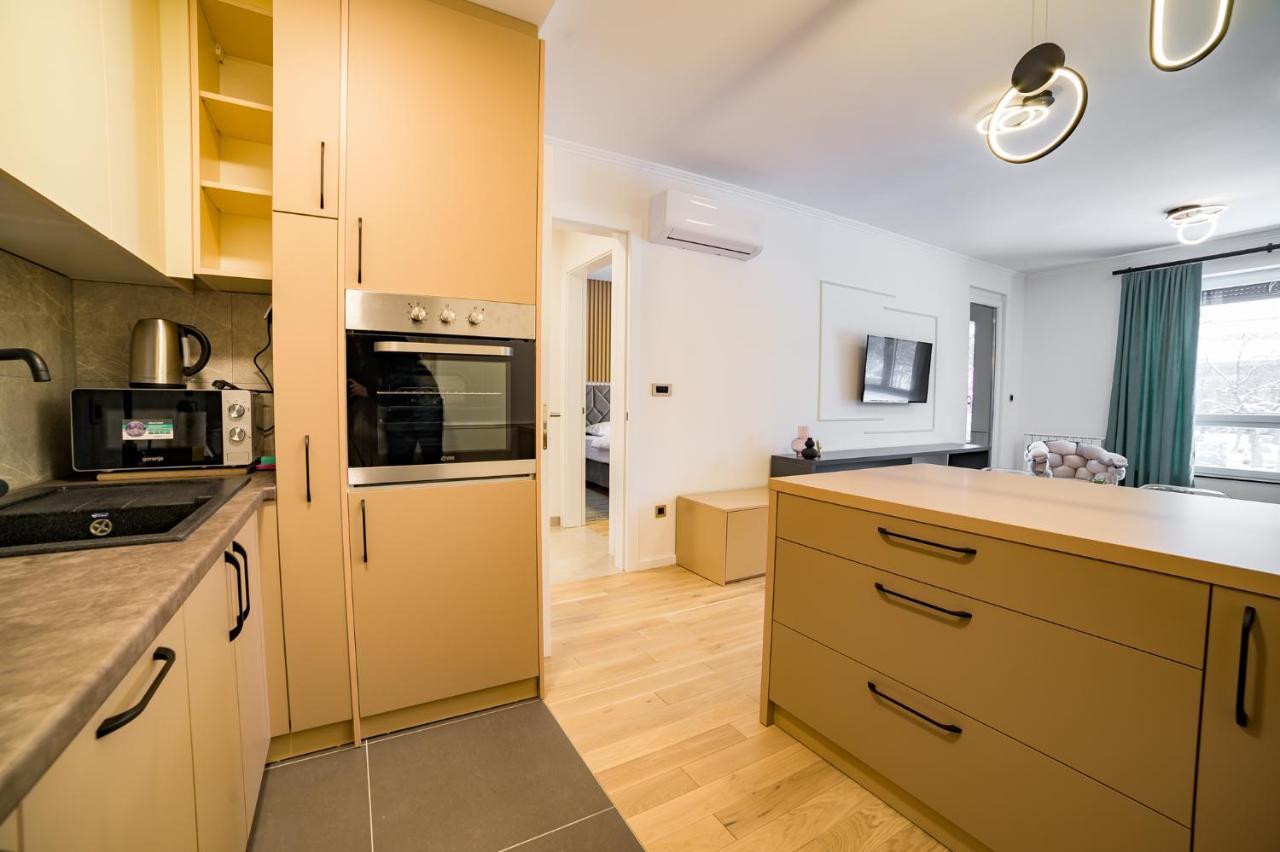 Apartman Epilux Tuzla Eksteriør bilde